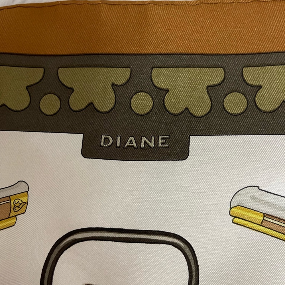 Hermès Diane Elegant White and Gold Silk Scarf with Brown Accents. - Picture 12 of 16